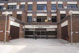 Fachada de la facultad de psicología
